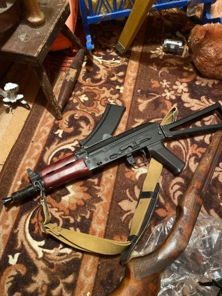 В Чувашии в жилом доме в Ядринском округе сотрудники полиции обнаружили и изъяли боеприпасы и взрывчатые вещества